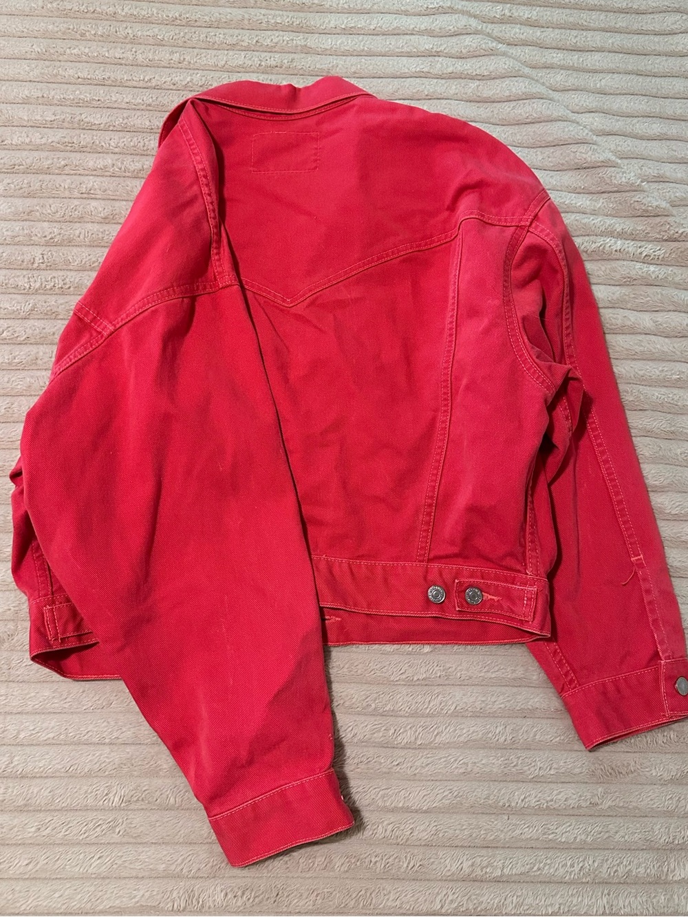 Vintage Levi's Coral-Red Denim Jacket - Picture 4 of 4